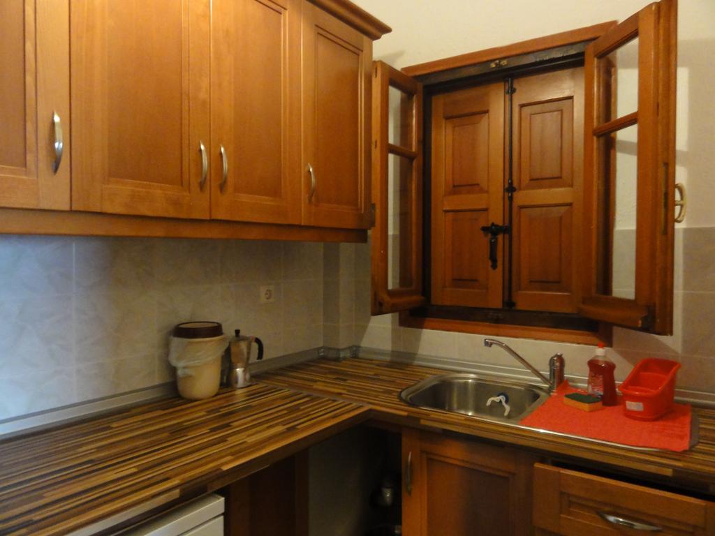 Captain George'S Apartments Патитири Екстериор снимка